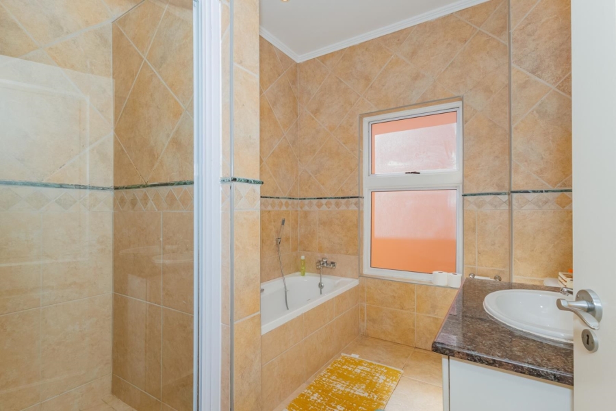 To Let 3 Bedroom Property for Rent in Northshore Western Cape